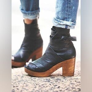 NWB Free People Spire Wrap Clogs Sz 36